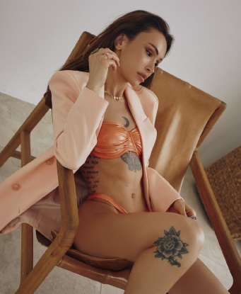 😘 У меня есть все возможности, чтобы сделать твои фантазии реальностью. 💋 Мои услуги предлагают максимальное удовольствие и релаксацию. 💦 С самого первого мгновения я обещаю увлекательное и страстное приключение. 💥 Все мои фото настоящие, каждая кривая воплощение собственной страсти. 🔥 Живу в самом сердце Москвы, готова встретиться в любое время и место. 🌃 У меня есть множество положительных отзывов от довольных клиентов. 🌟 Позволь мне стать твоим секретным удовольствием в Москве. 💫 Наташа